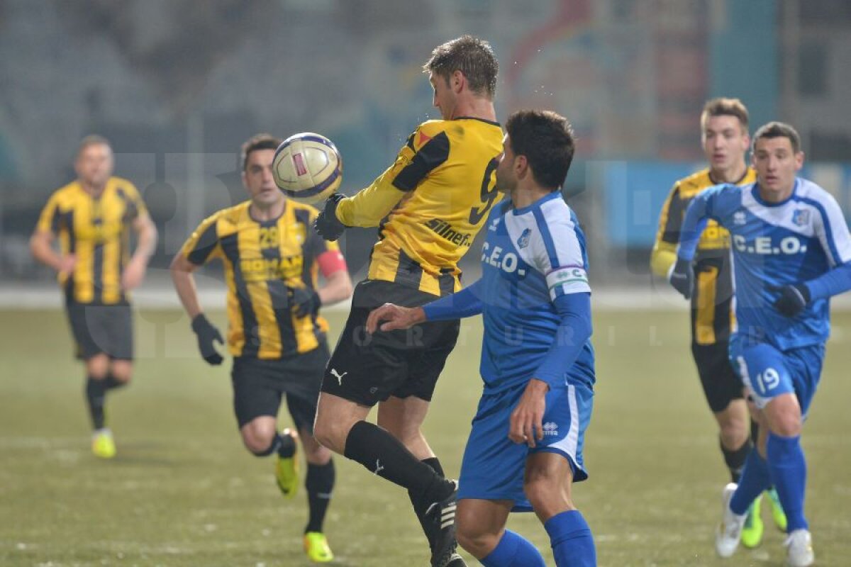 FOTO şi VIDEO Eric-show şi goluri multe » FC Braşov - Pandurii 3-5 şi gorjenii se apropie la 3 puncte de Petrolul