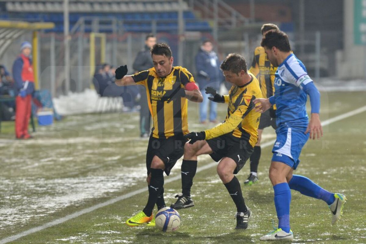 FOTO şi VIDEO Eric-show şi goluri multe » FC Braşov - Pandurii 3-5 şi gorjenii se apropie la 3 puncte de Petrolul