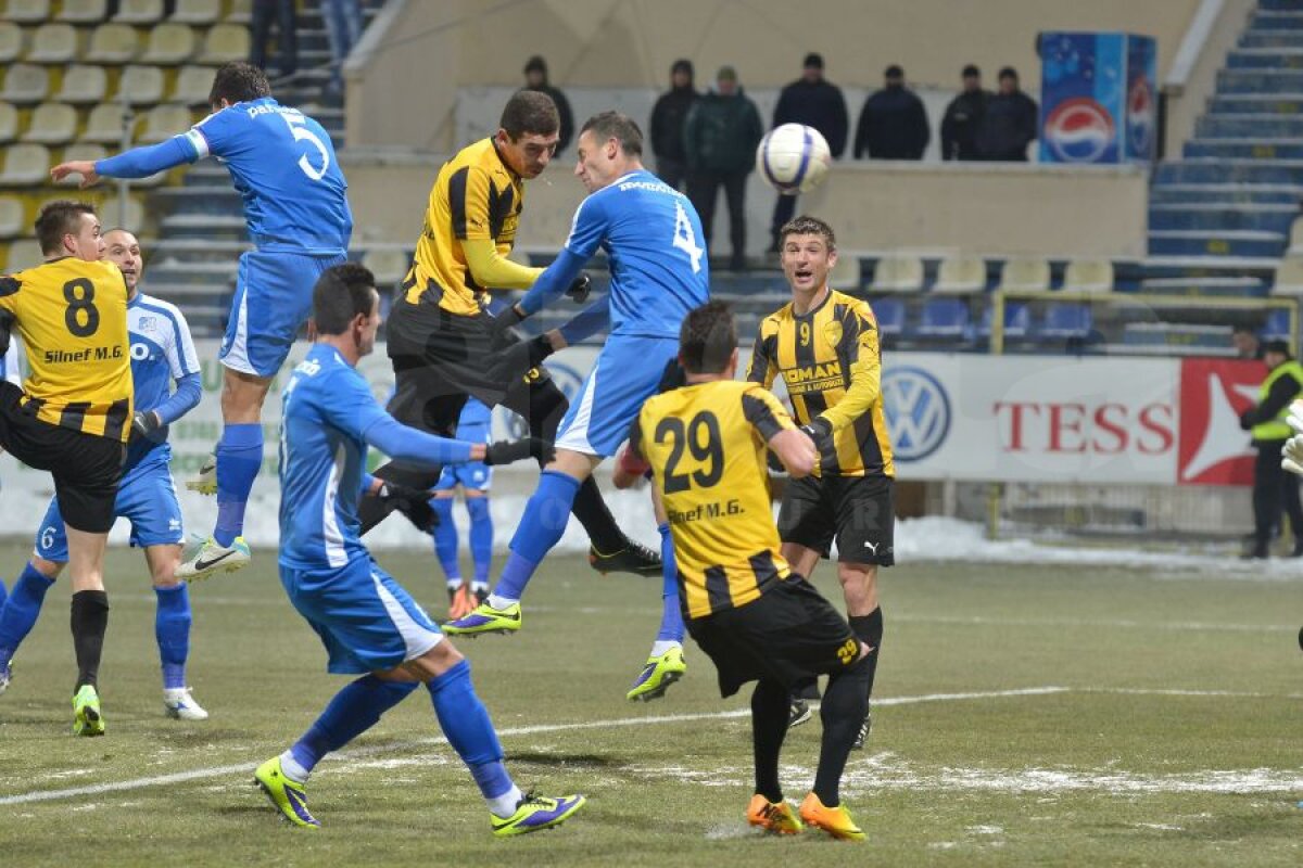FOTO şi VIDEO Eric-show şi goluri multe » FC Braşov - Pandurii 3-5 şi gorjenii se apropie la 3 puncte de Petrolul