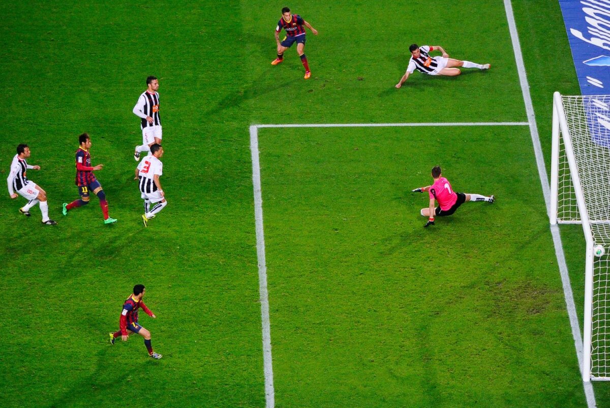 VIDEO Trambulină » Portarul român de la Cartagena a scăpat cu 3 goluri contra Barcei în Copa del Rey