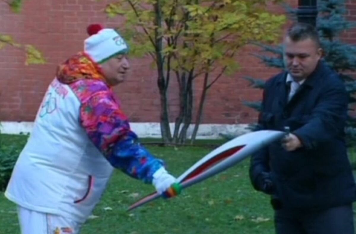 Flacăra cu nenoroc » Cele mai mari gafe făcute de ruşii care au purtat torţa olimpică