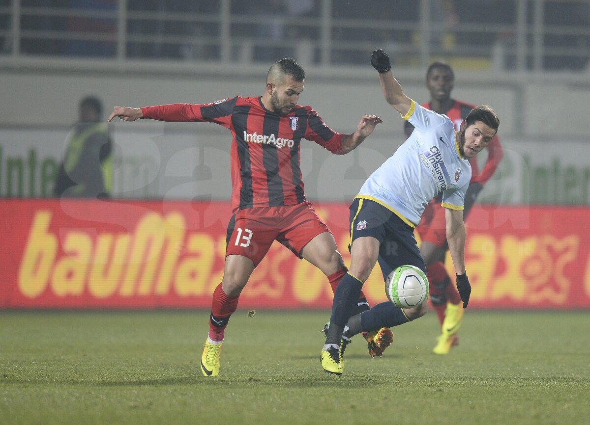 VIDEO şi FOTO Astra - Steaua 1-1 » Roş-albaştrii termină anul neînvinşi în Liga 1 şi la trei puncte de lider