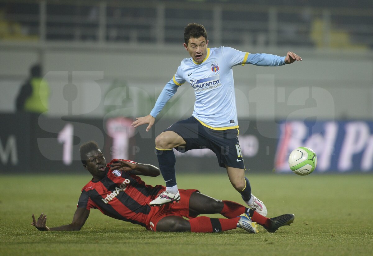 VIDEO şi FOTO Astra - Steaua 1-1 » Roş-albaştrii termină anul neînvinşi în Liga 1 şi la trei puncte de lider