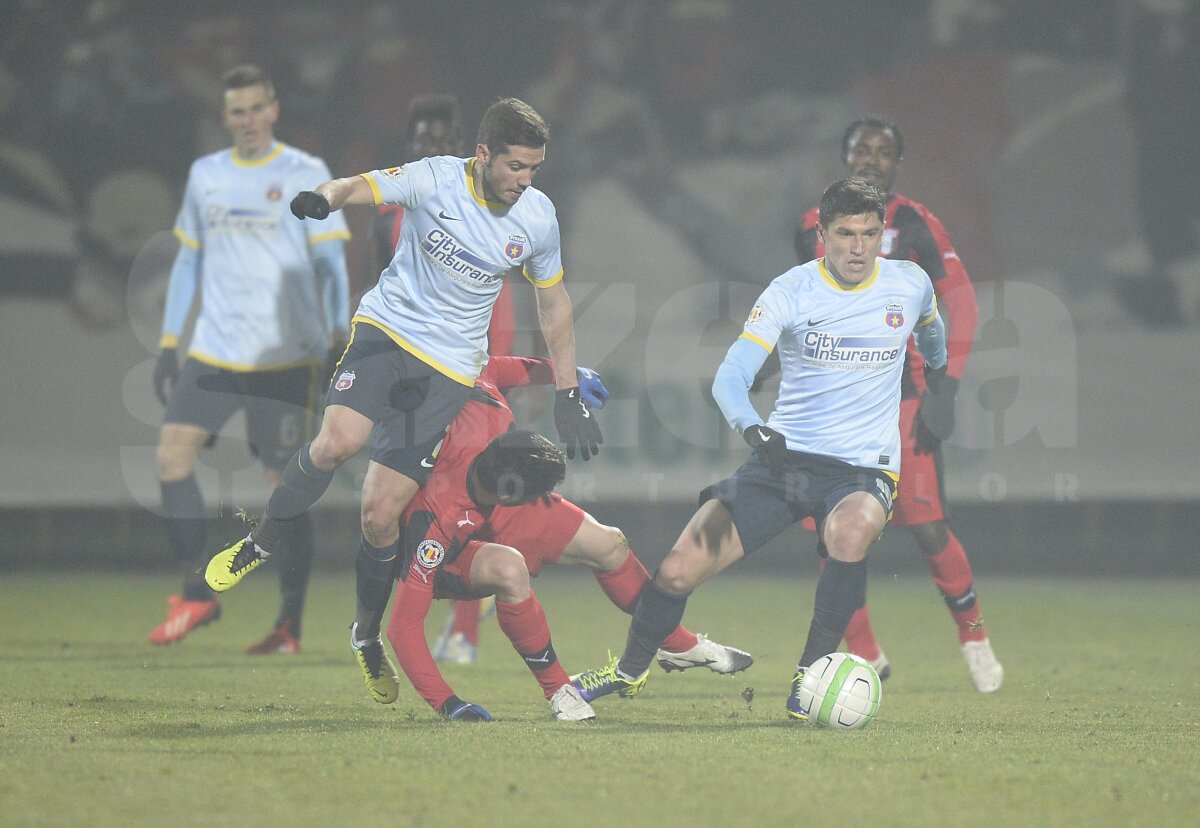 VIDEO şi FOTO Astra - Steaua 1-1 » Roş-albaştrii termină anul neînvinşi în Liga 1 şi la trei puncte de lider