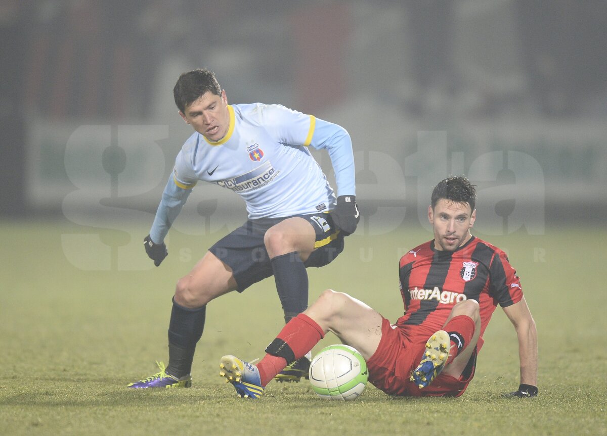 VIDEO şi FOTO Astra - Steaua 1-1 » Roş-albaştrii termină anul neînvinşi în Liga 1 şi la trei puncte de lider