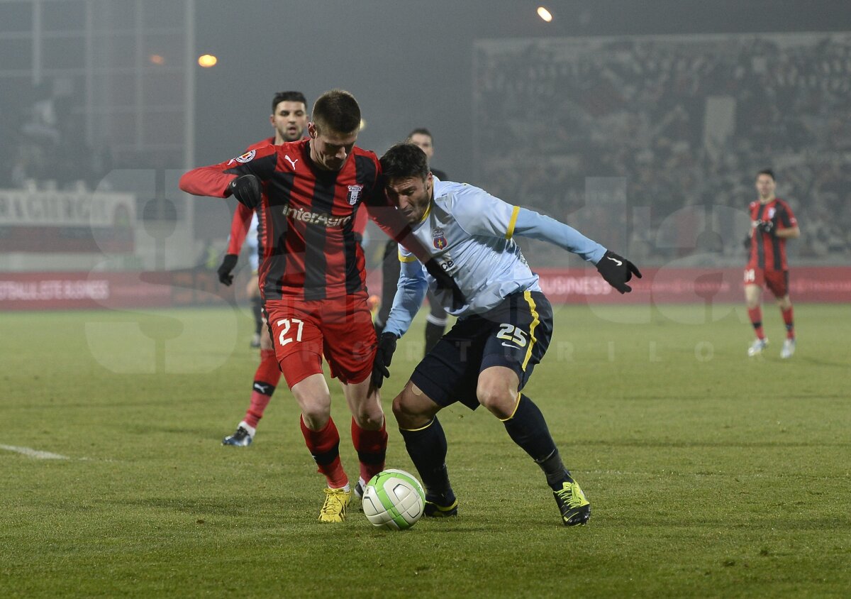 VIDEO şi FOTO Astra - Steaua 1-1 » Roş-albaştrii termină anul neînvinşi în Liga 1 şi la trei puncte de lider