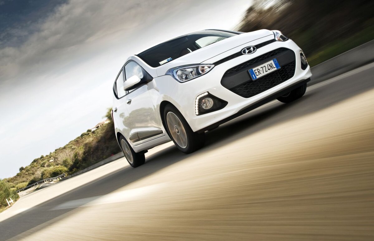 Premiantele » TopGear prezintă cele mai bune maşini ale anului. Ford Fiesta ST - cel mai bun automobil din 2013