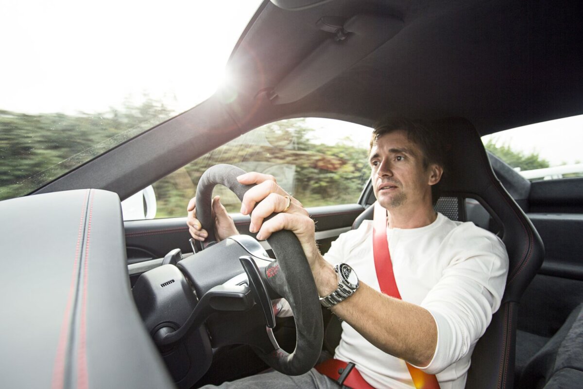 Premiantele » TopGear prezintă cele mai bune maşini ale anului. Ford Fiesta ST - cel mai bun automobil din 2013