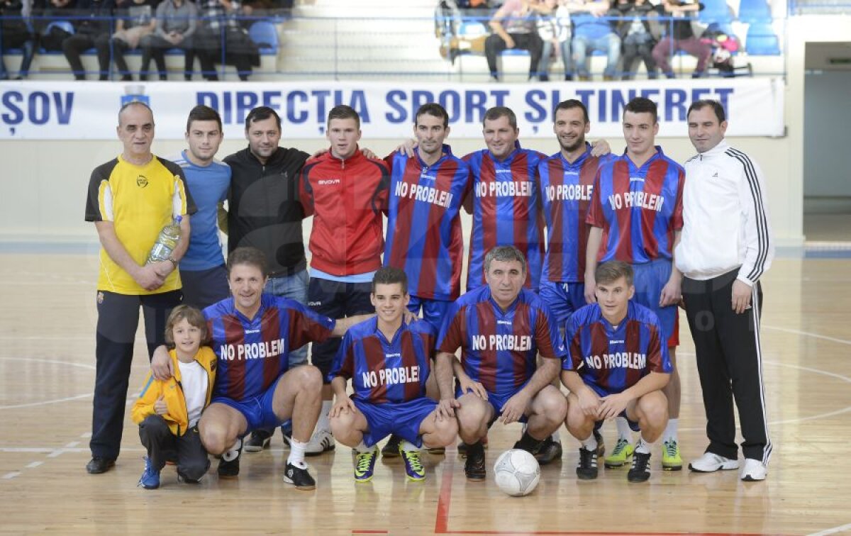 FOTO Spectacol la "Turneul Vedetelor" cu Gică şi Ianis Hagi, Popescu şi Măldărăşanu