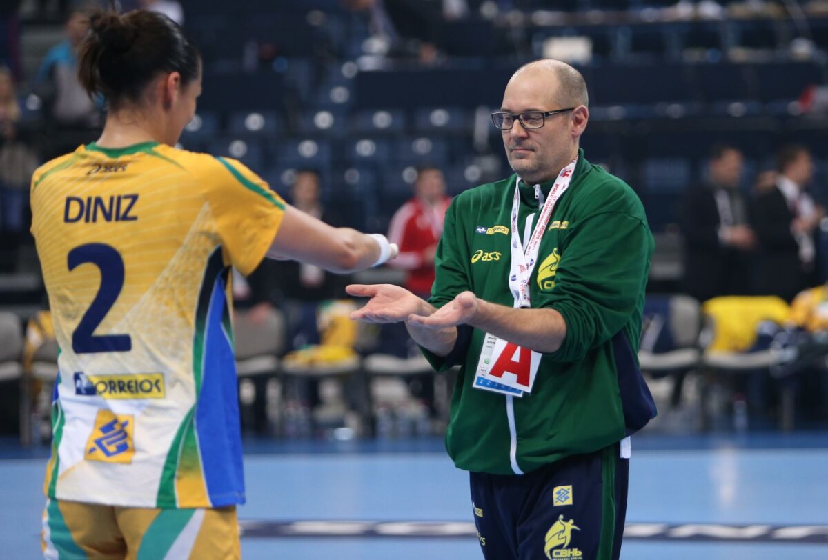 Profesorul controversat » Povestea antrenorului danez care a adus titlul mondial de handbal în Brazilia!