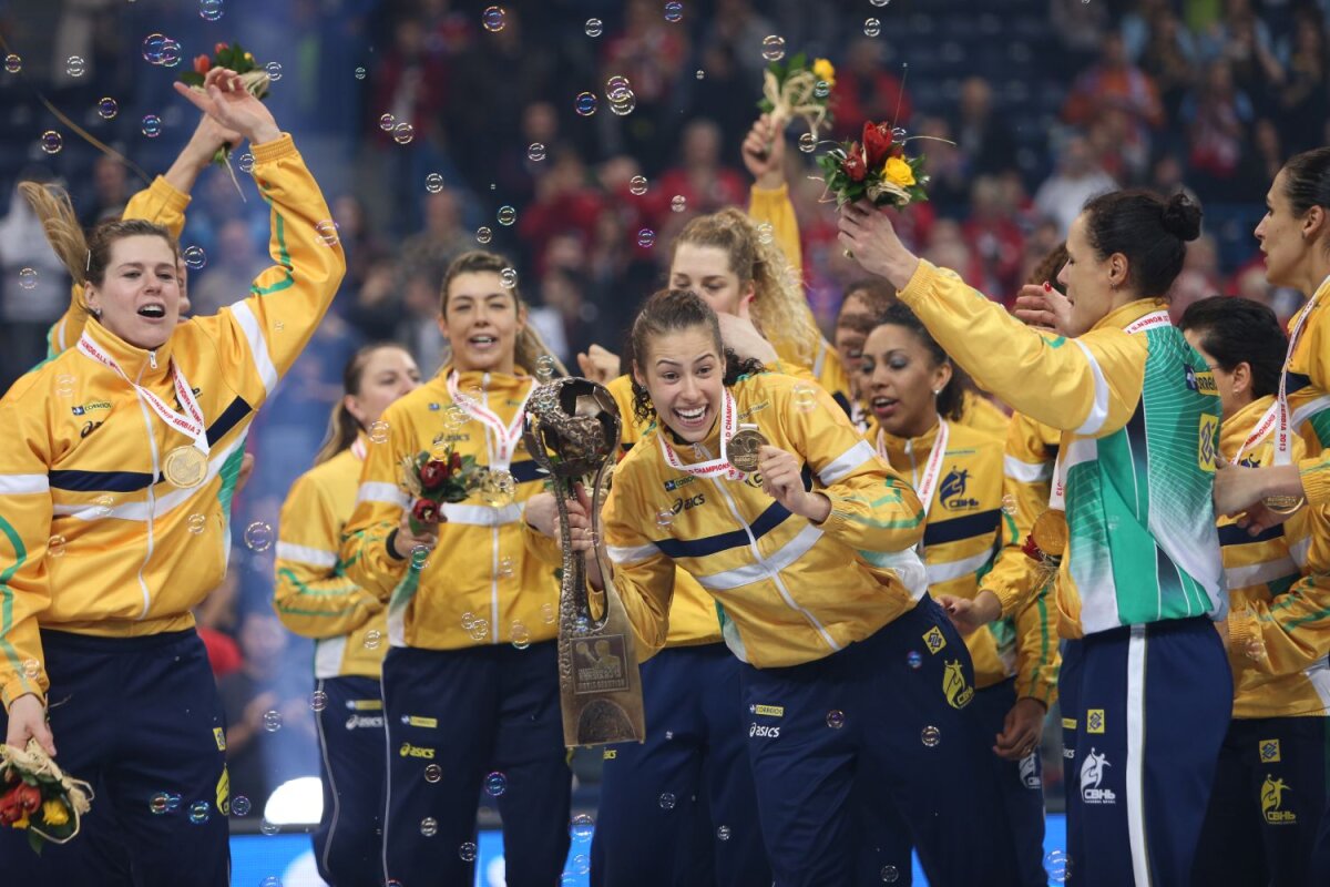 Profesorul controversat » Povestea antrenorului danez care a adus titlul mondial de handbal în Brazilia!