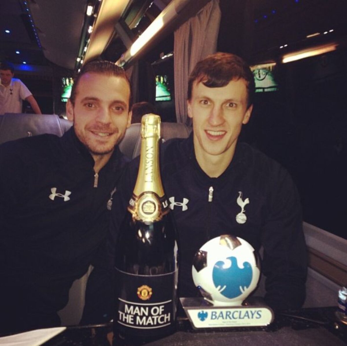 Chiricheş, omul meciului United - Tottenham 1-2: "A fost fantastic"! Cum l-a felicitat Soldado pe fundaşul român