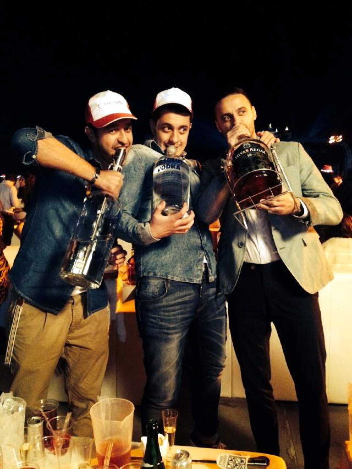 FOTO 2014 motive de veselie » Revelionul fotbaliştilor pe reţelele de socializare :)