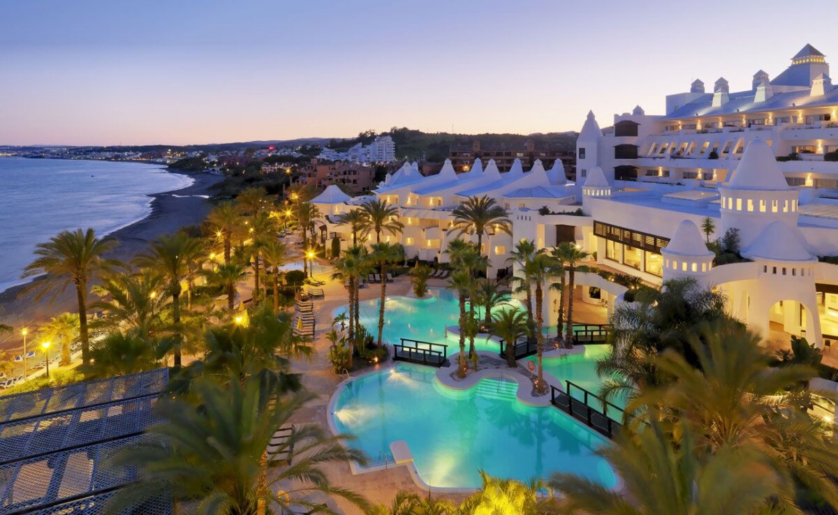 FOTO Pe urmele falimentarilor » Steaua se va caza în primul cantonament la hotelul H10 Estepona