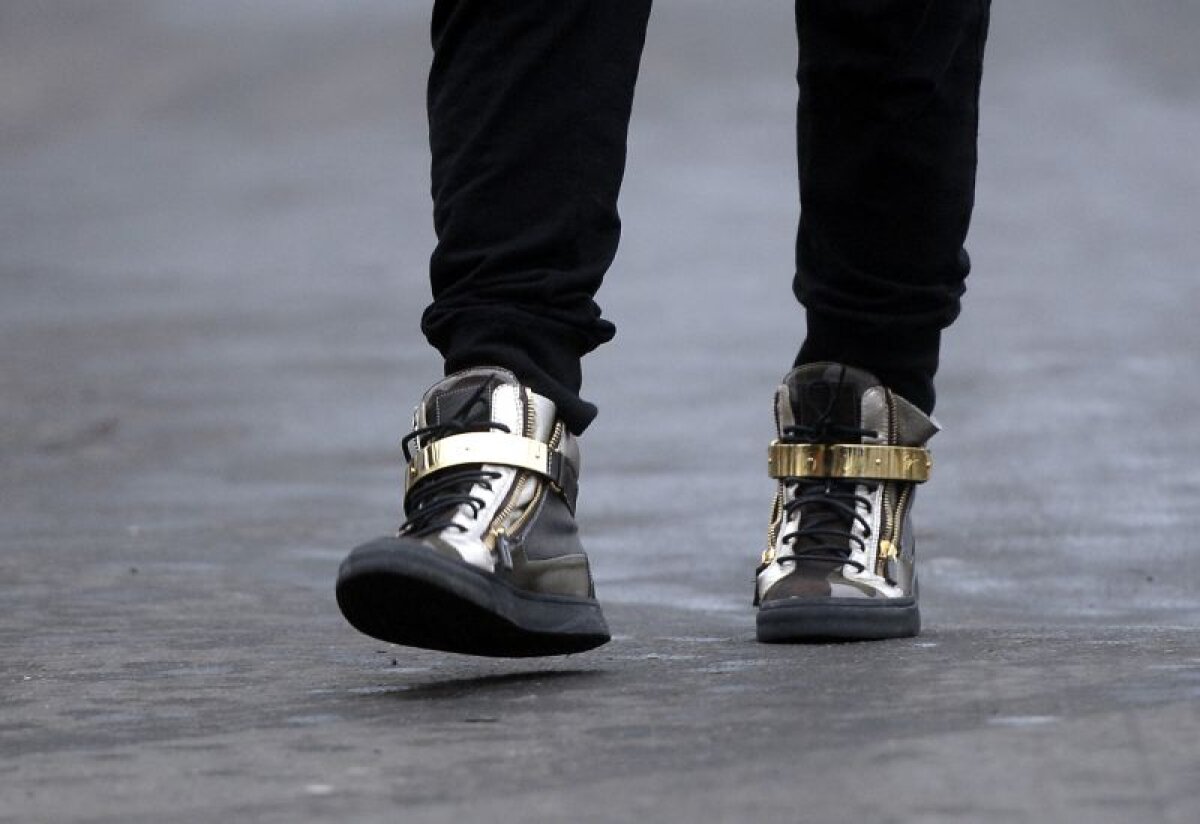 FOTO Iancu i-a "spart" pe toţi la vizita medicală, a venit cu cele mai tari încălţări :D Tănase s-a afişat cu cele mai scumpe