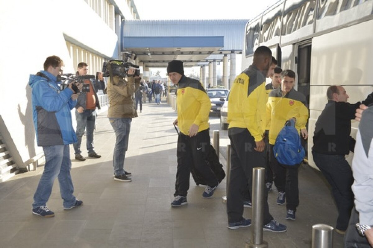 FOTO Începe chinul pentru stelişti » "Roş-albaştrii" au plecat la Marbella