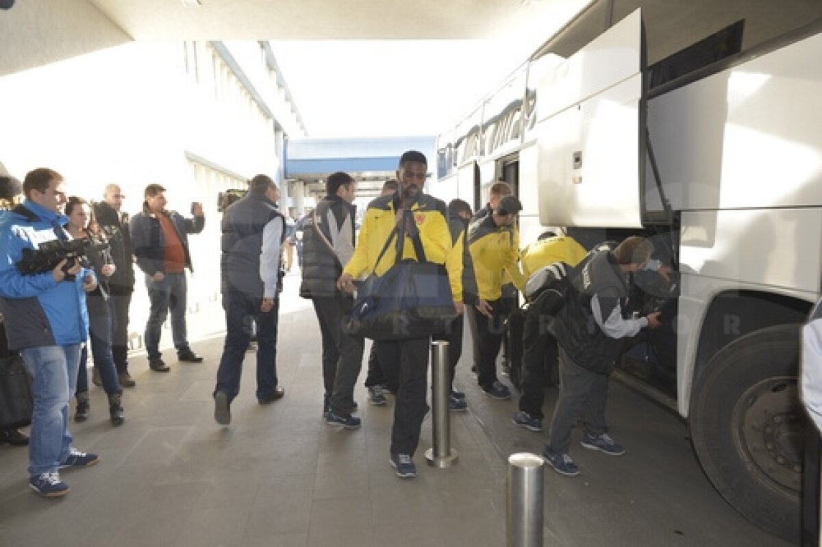 FOTO Începe chinul pentru stelişti » "Roş-albaştrii" au plecat la Marbella