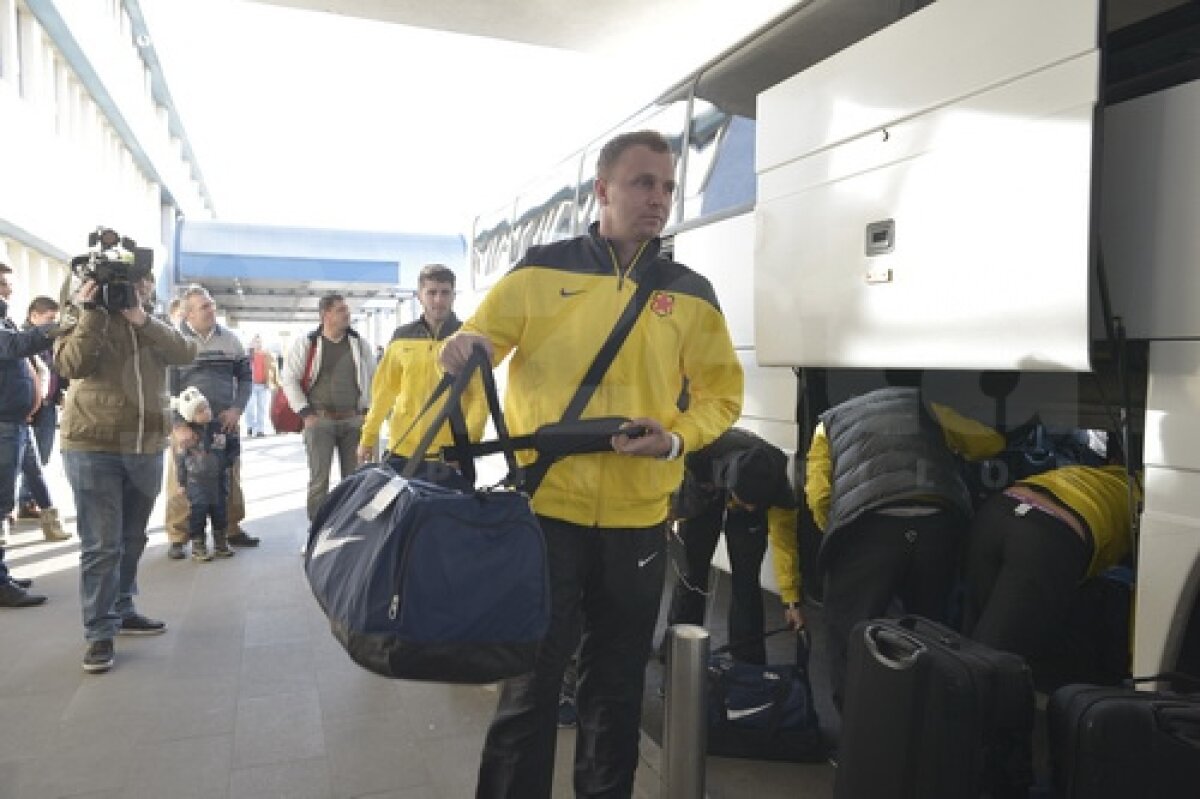 FOTO Începe chinul pentru stelişti » "Roş-albaştrii" au plecat la Marbella