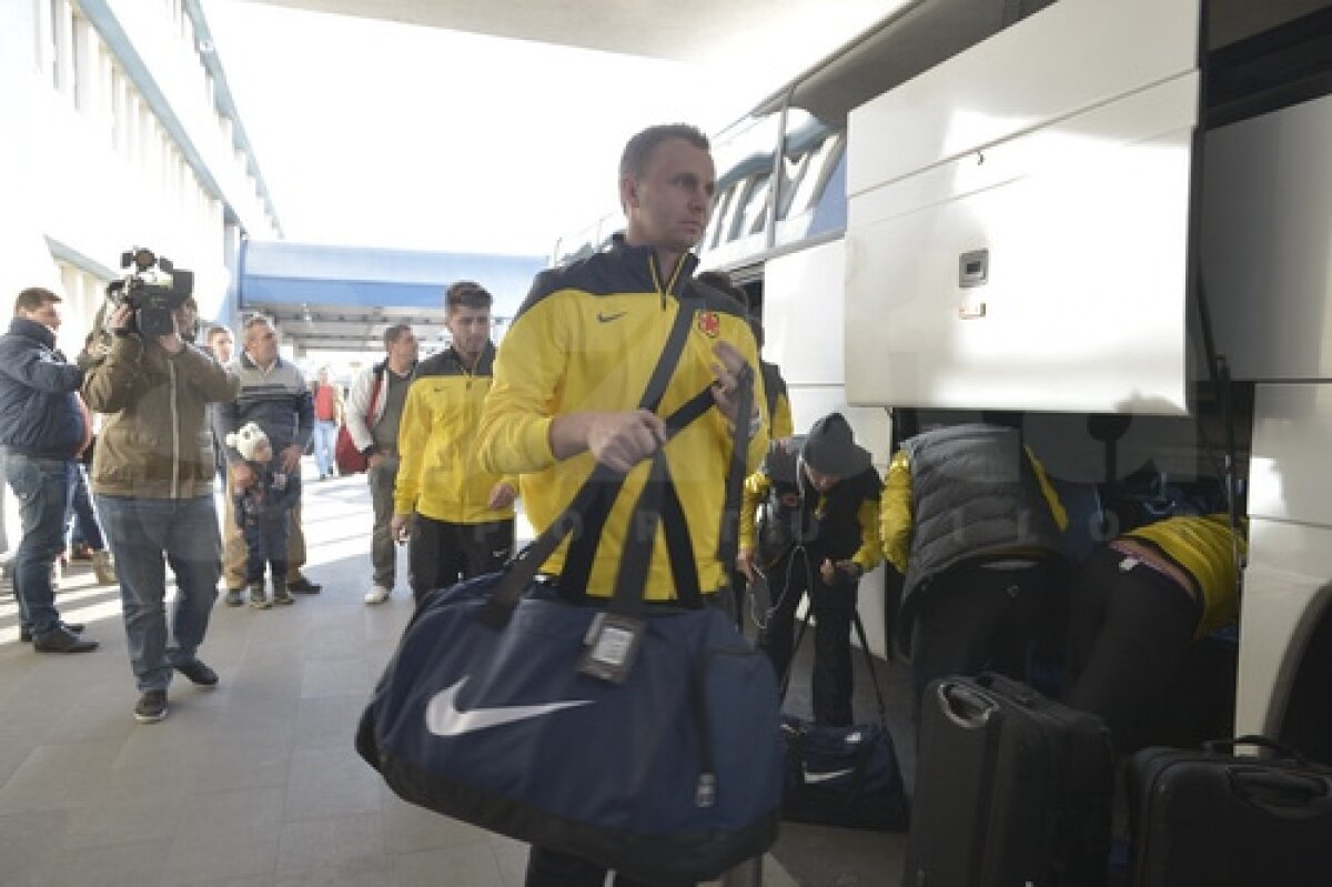 FOTO Începe chinul pentru stelişti » "Roş-albaştrii" au plecat la Marbella