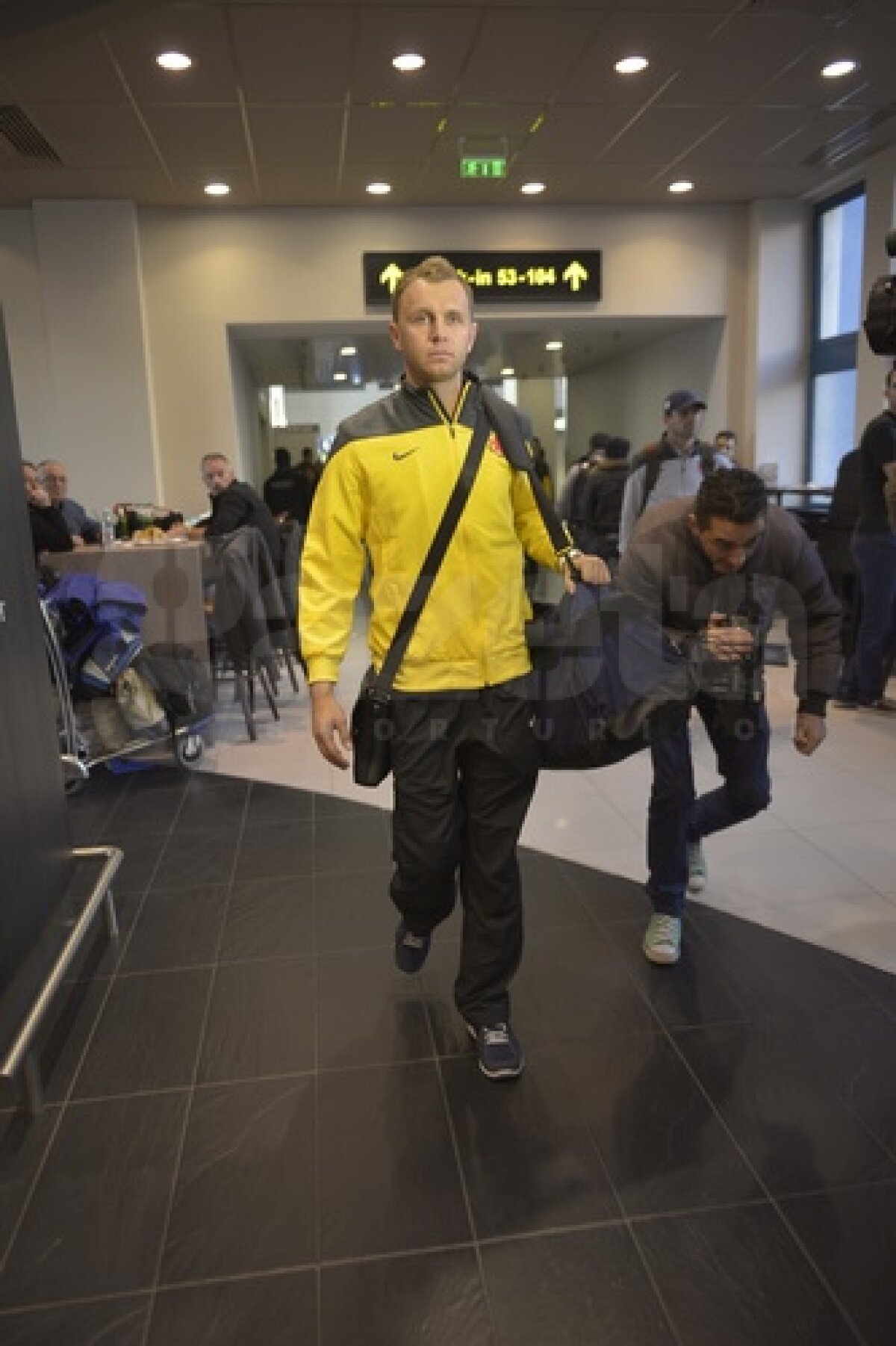 FOTO Începe chinul pentru stelişti » "Roş-albaştrii" au plecat la Marbella