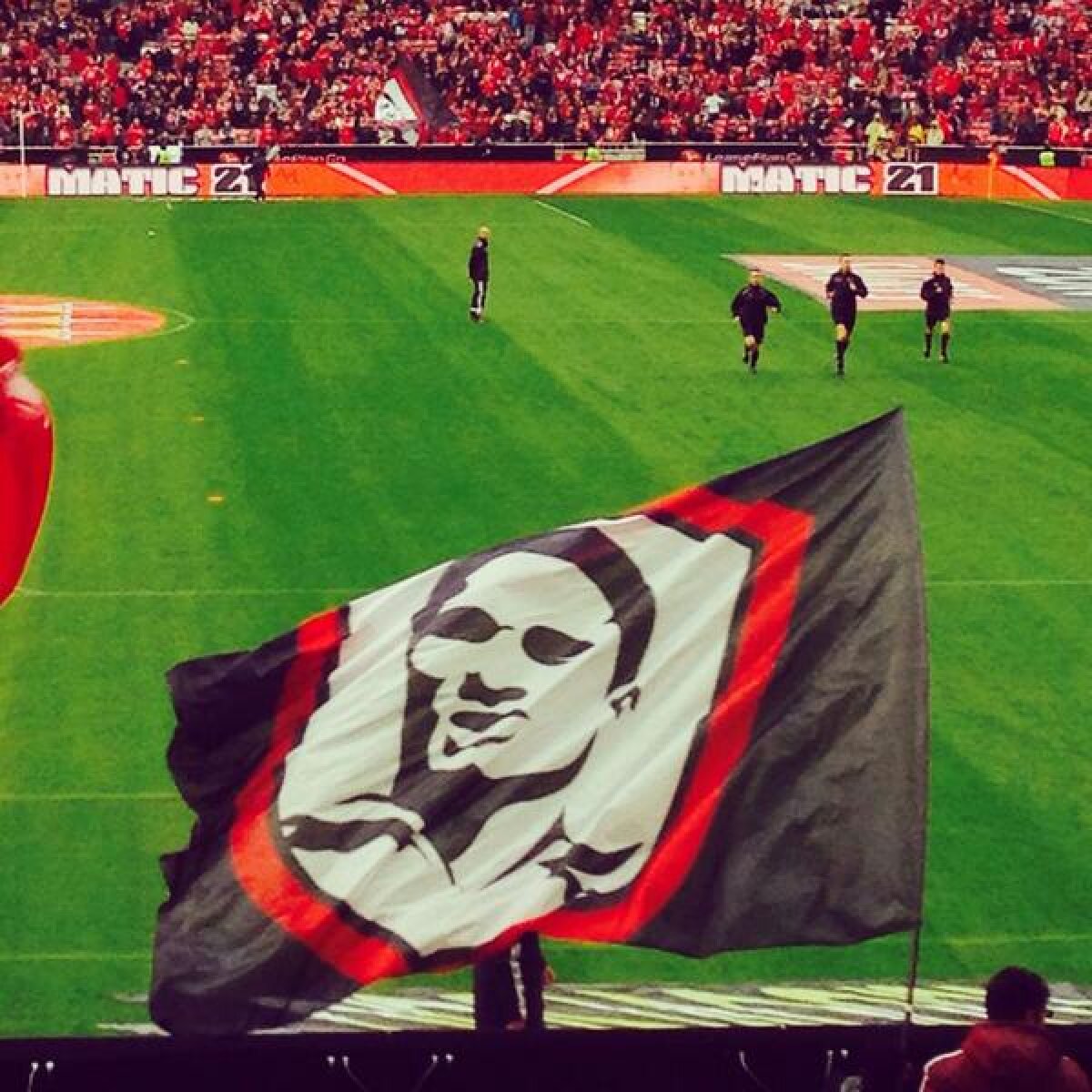 FOTO Momente emoţionante la derby-ul Portugaliei » Omagiu adus lui Eusebio pe "Da Luz", înainte de Benfica - Porto