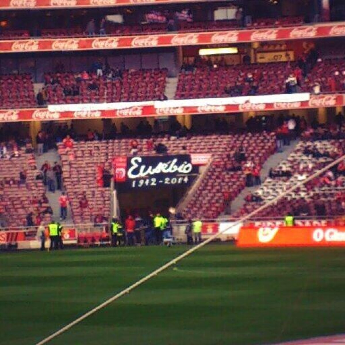 FOTO Momente emoţionante la derby-ul Portugaliei » Omagiu adus lui Eusebio pe "Da Luz", înainte de Benfica - Porto