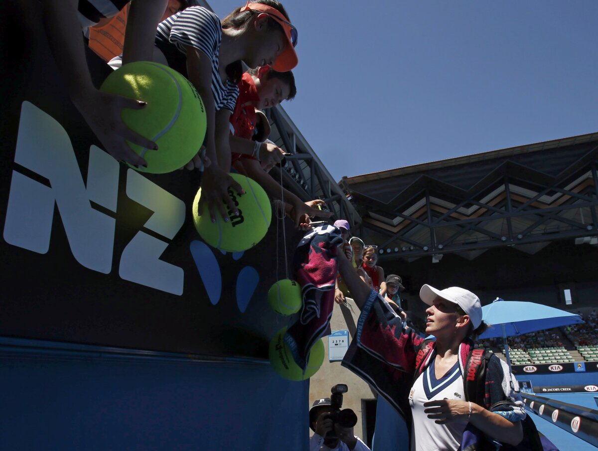 Simona Halep şi-a zdrobit adversara din primul tur la Australian Open. Ce au făcut Irina Begu şi Victor Hănescu