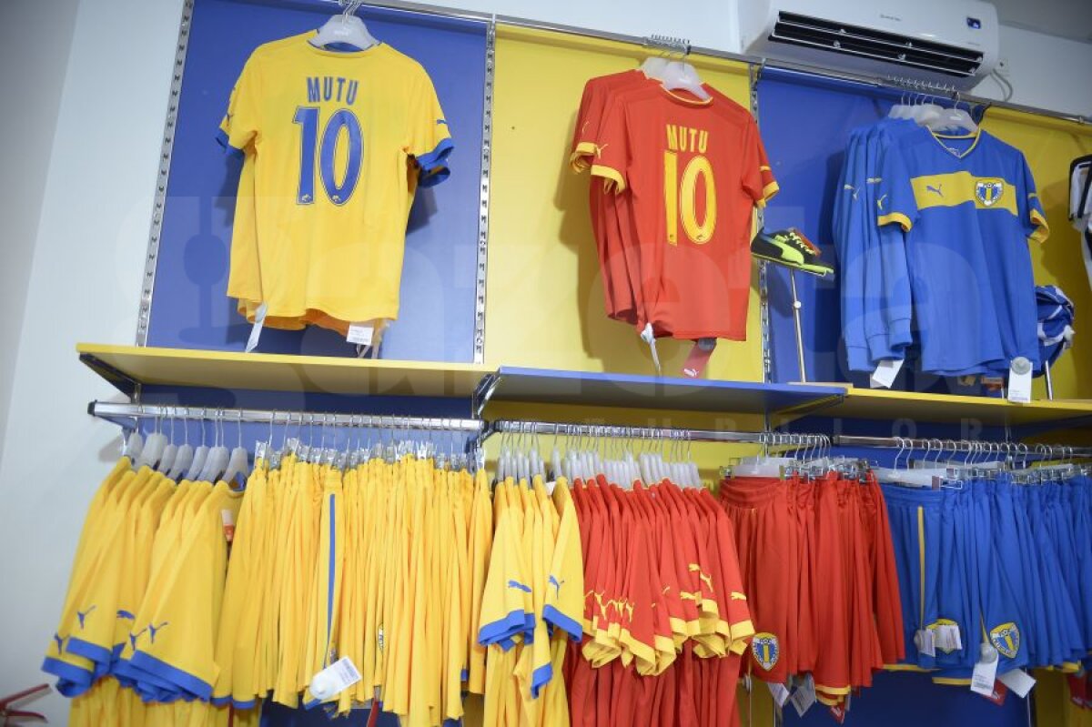 GALERIE FOTO + VIDEO Nebunie la Ploieşti! Mutu a fost prezentat la Petrolul! » 7.000 de oameni au venit pe "Ilie Oană"