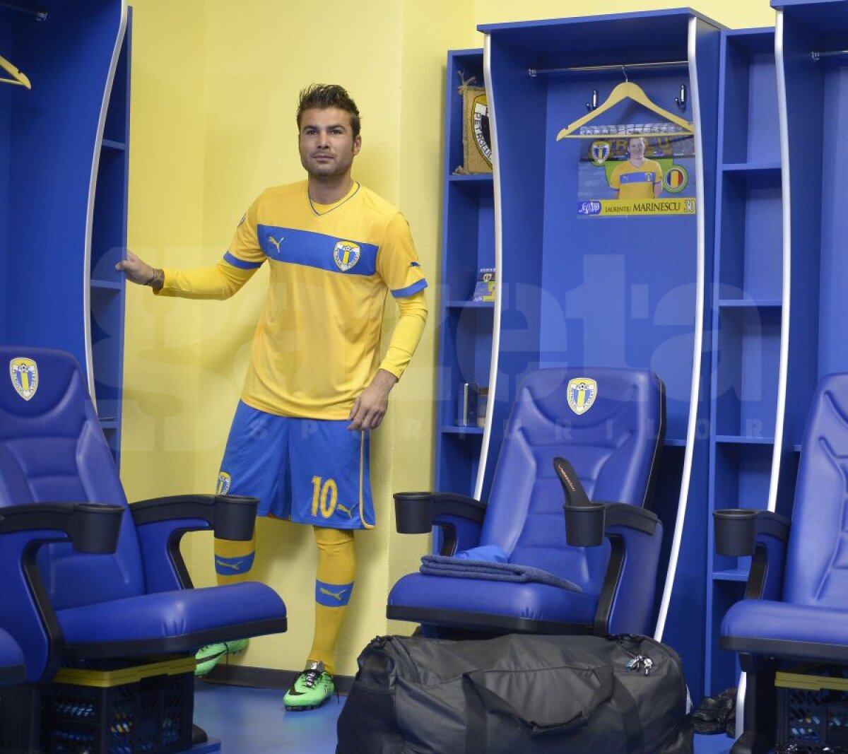 GALERIE FOTO + VIDEO Nebunie la Ploieşti! Mutu a fost prezentat la Petrolul! » 7.000 de oameni au venit pe "Ilie Oană"