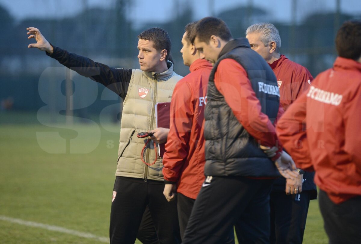 GALERIE FOTO Oxigen pentru martie » Dinamoviştii au început pregătirea returului cu gîndul la Steaua