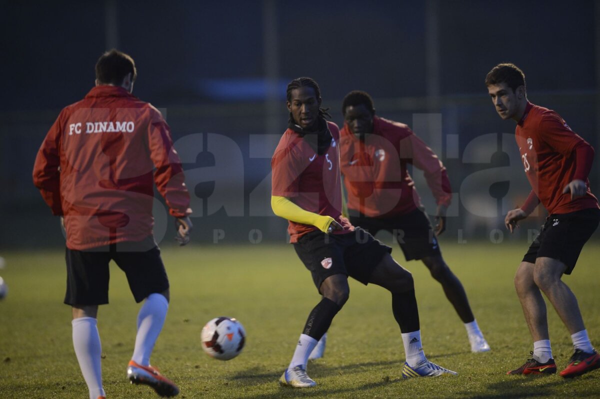 GALERIE FOTO Oxigen pentru martie » Dinamoviştii au început pregătirea returului cu gîndul la Steaua