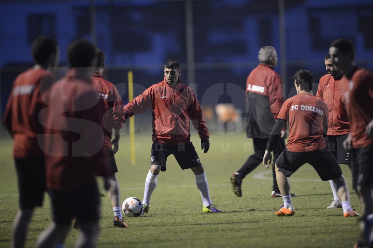 GALERIE FOTO Oxigen pentru martie » Dinamoviştii au început pregătirea returului cu gîndul la Steaua