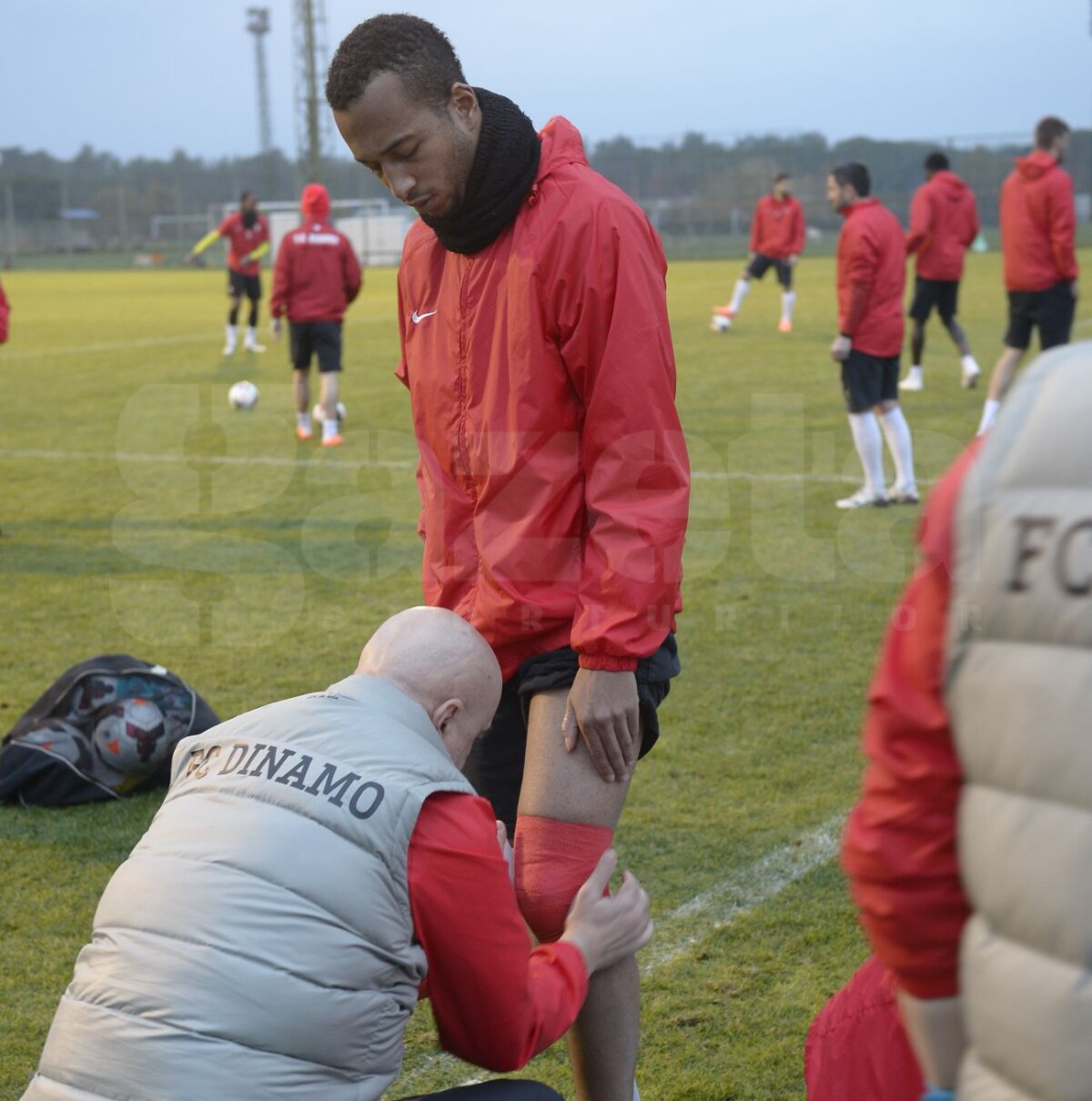 GALERIE FOTO Oxigen pentru martie » Dinamoviştii au început pregătirea returului cu gîndul la Steaua