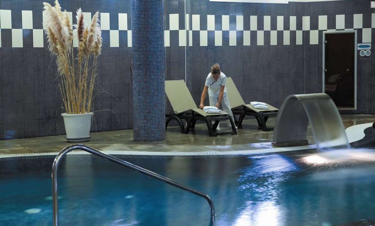 GALERIE FOTO Cadou de la Reghe » Steliştii se relaxează la SPA în locul antrenamentului de dimineaţă :)