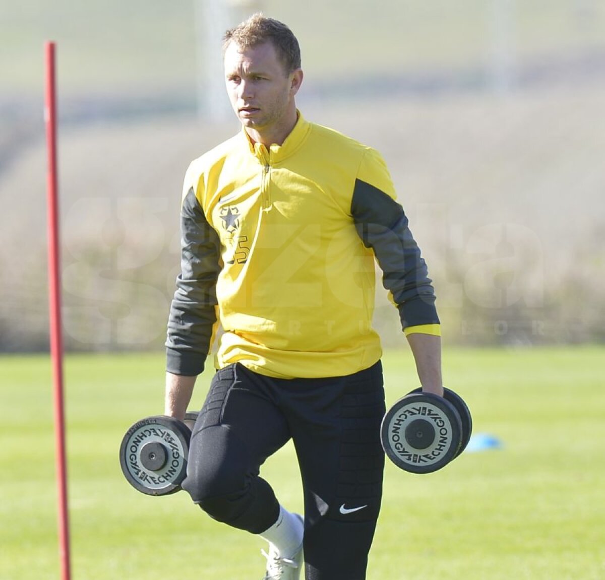 GALERIE FOTO Laurenţiu Reghecampf i-a chinuit pe stelişti la antrenamentul de astăzi! » Lui Claudiu Keşeru i-a fost cel mai greu