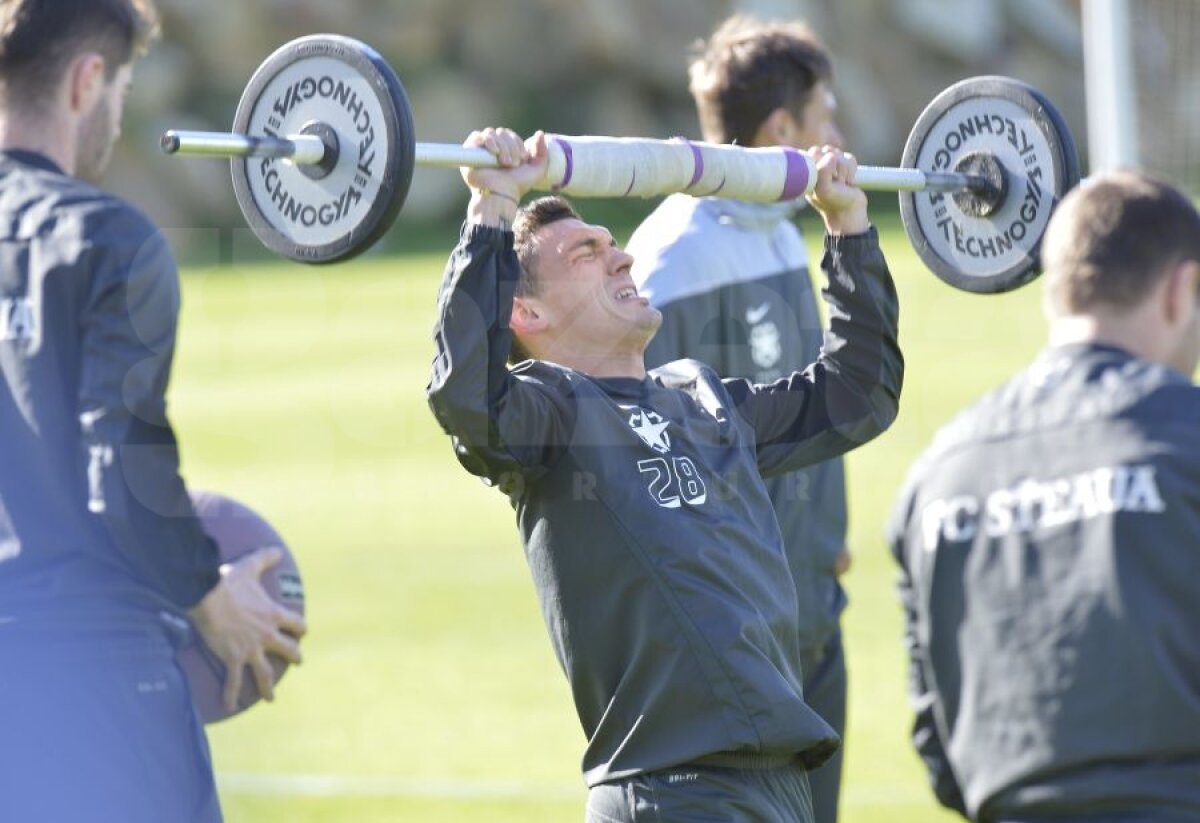 GALERIE FOTO Laurenţiu Reghecampf i-a chinuit pe stelişti la antrenamentul de astăzi! » Lui Claudiu Keşeru i-a fost cel mai greu