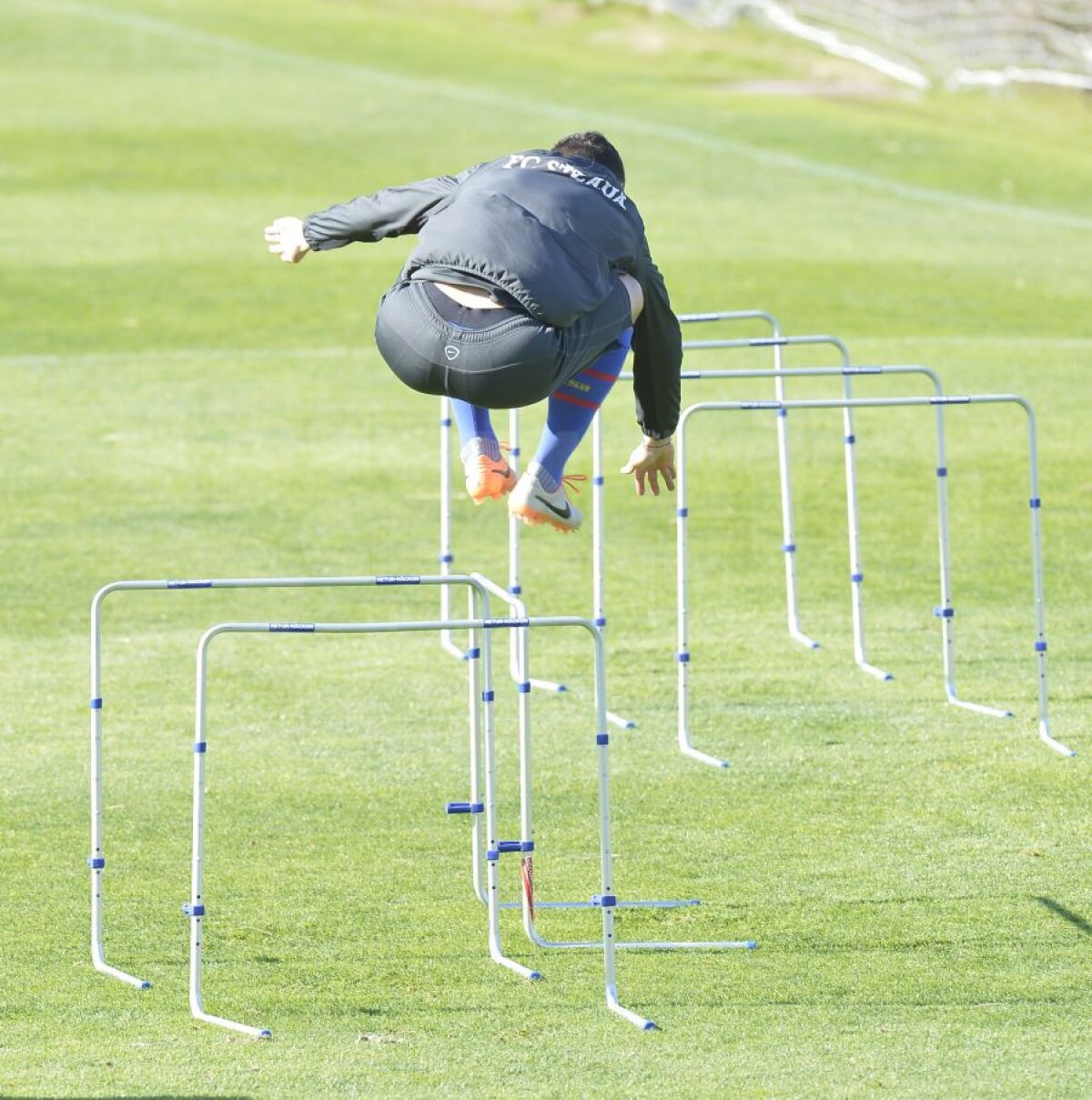 GALERIE FOTO Laurenţiu Reghecampf i-a chinuit pe stelişti la antrenamentul de astăzi! » Lui Claudiu Keşeru i-a fost cel mai greu