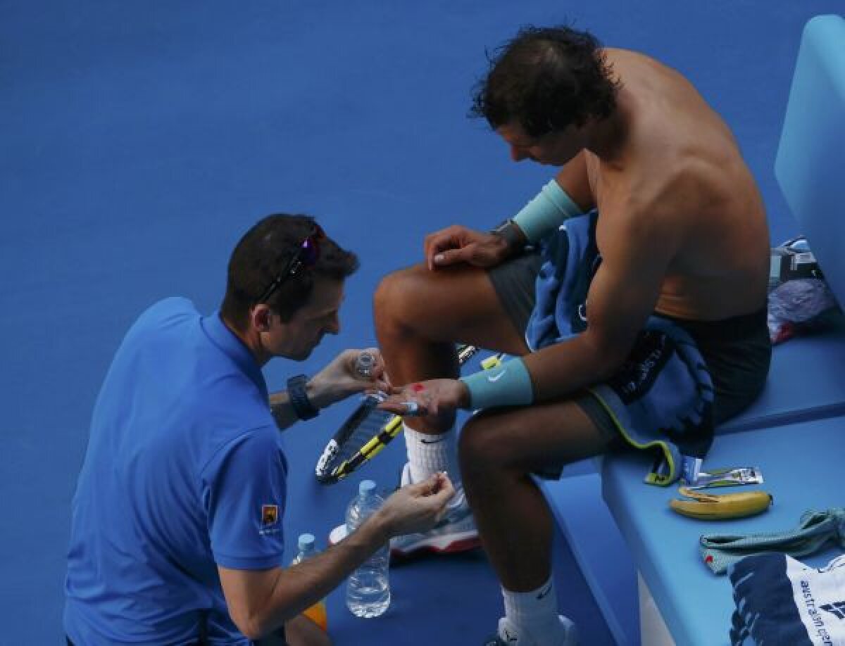 FOTO Rafael Nadal se chinuie la fiecare meci de la Australian Open » Accidentarea care l-ar putea scoate din joc