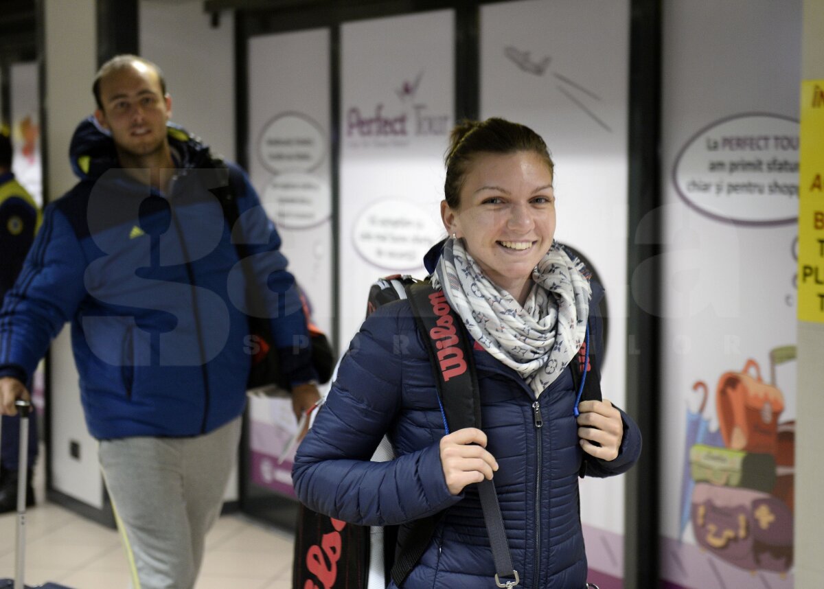 FOTO Simona Halep s-a întors acasă » Care a fost prima ei grijă pe aeroport şi ce favorită are în finala AO