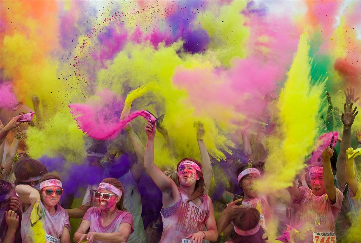 GALERIE FOTO / "The Color Run" vine pe 26 aprilie şi în Bucureşti » Sorana Cîrstea este ambasadorul pentru România!