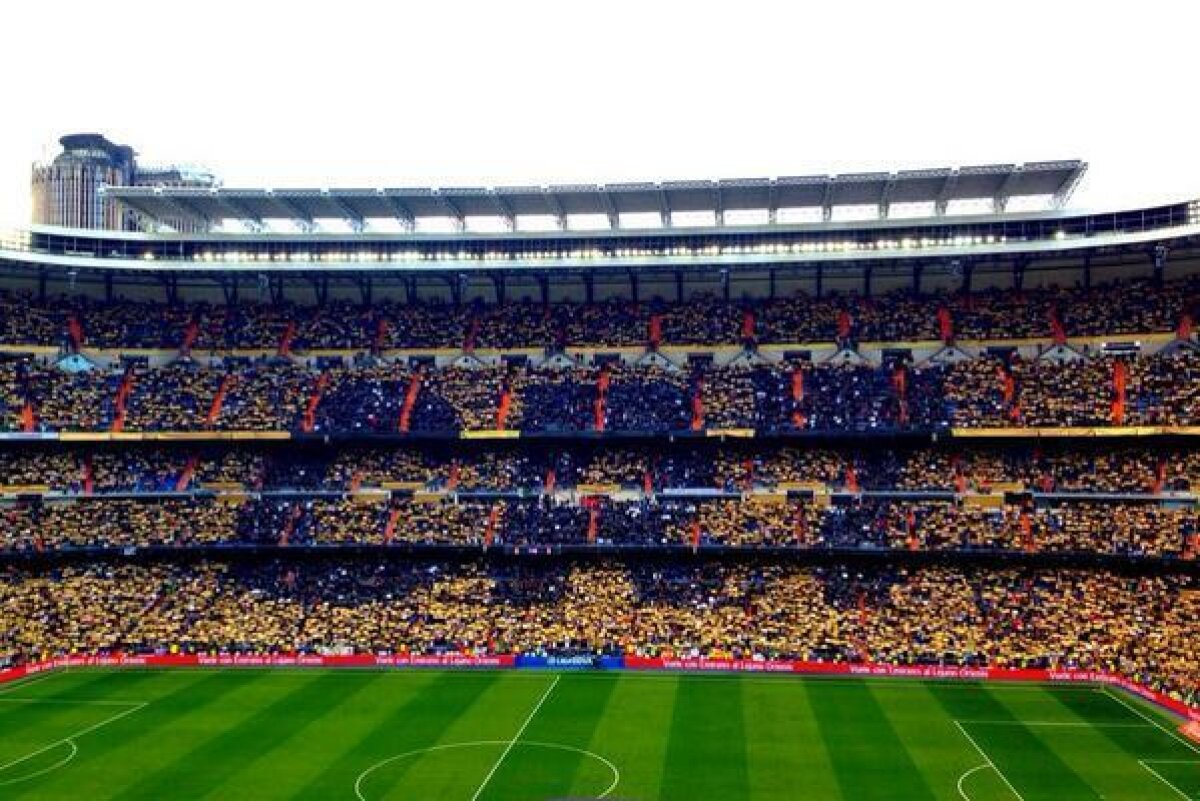 FOTO şi VIDEO "Bernabeu" fabulos » Coregrafie de 24 de carate pentru Cristiano Ronaldo, care le-a prezentat fanilor "Balonul de Aur"