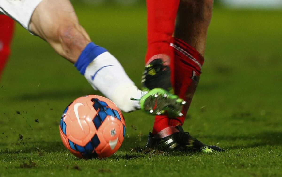 VIDEO Crack! » Încă un fotbalist ratează mondialul: a suferit o dublă fractură, de tibie şi peroneu