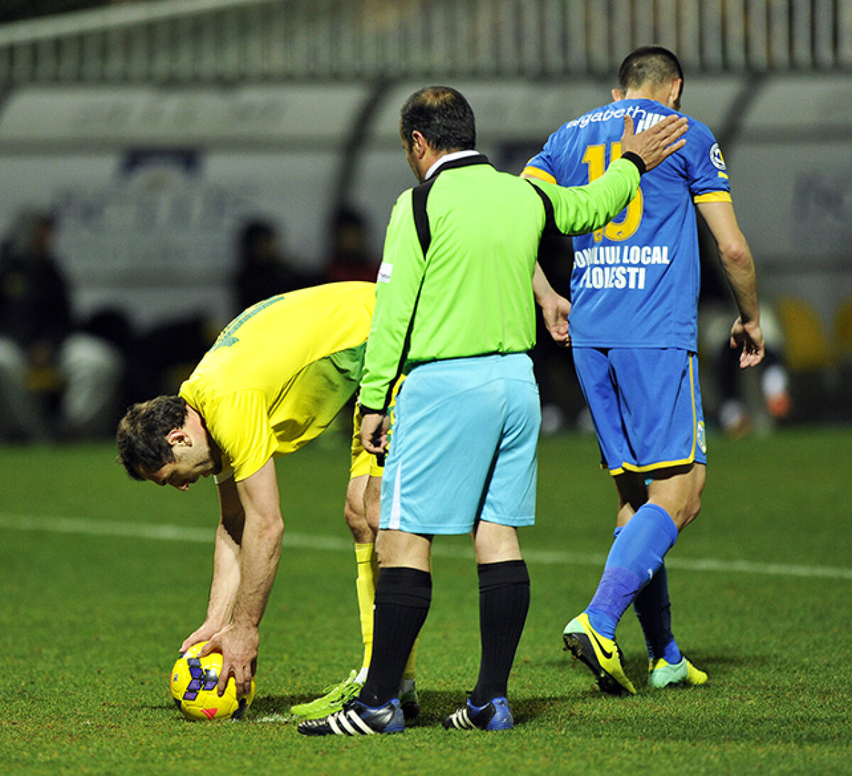 FOTO Petrolul a pierdut cu Anji Mahacikala, scor 1-2 » Ianis Zicu a marcat primul gol pentru ploieşteni