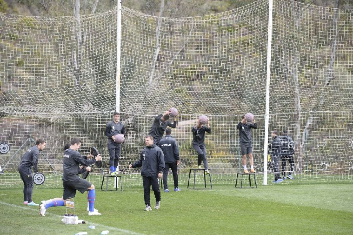 GALERIE FOTO Noi exerciţii de forţă la antrenamentele Stelei » Mîine, un nou amical