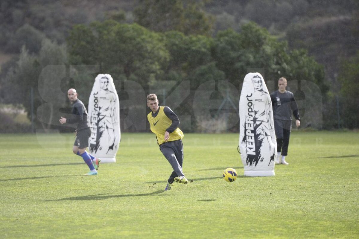 GALERIE FOTO Noi exerciţii de forţă la antrenamentele Stelei » Mîine, un nou amical