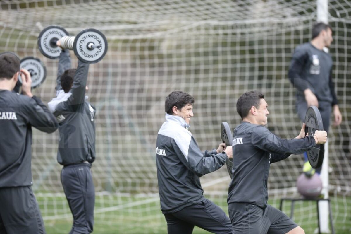 GALERIE FOTO Noi exerciţii de forţă la antrenamentele Stelei » Mîine, un nou amical