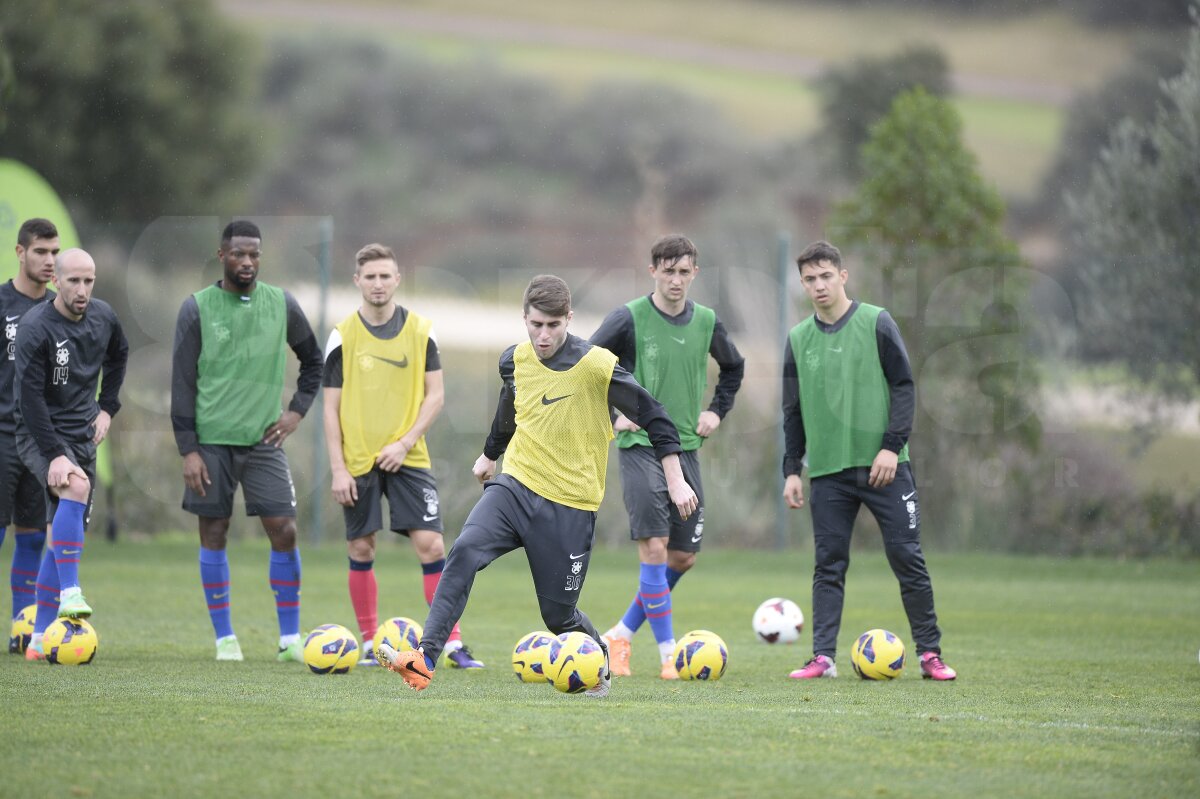 GALERIE FOTO Noi exerciţii de forţă la antrenamentele Stelei » Mîine, un nou amical