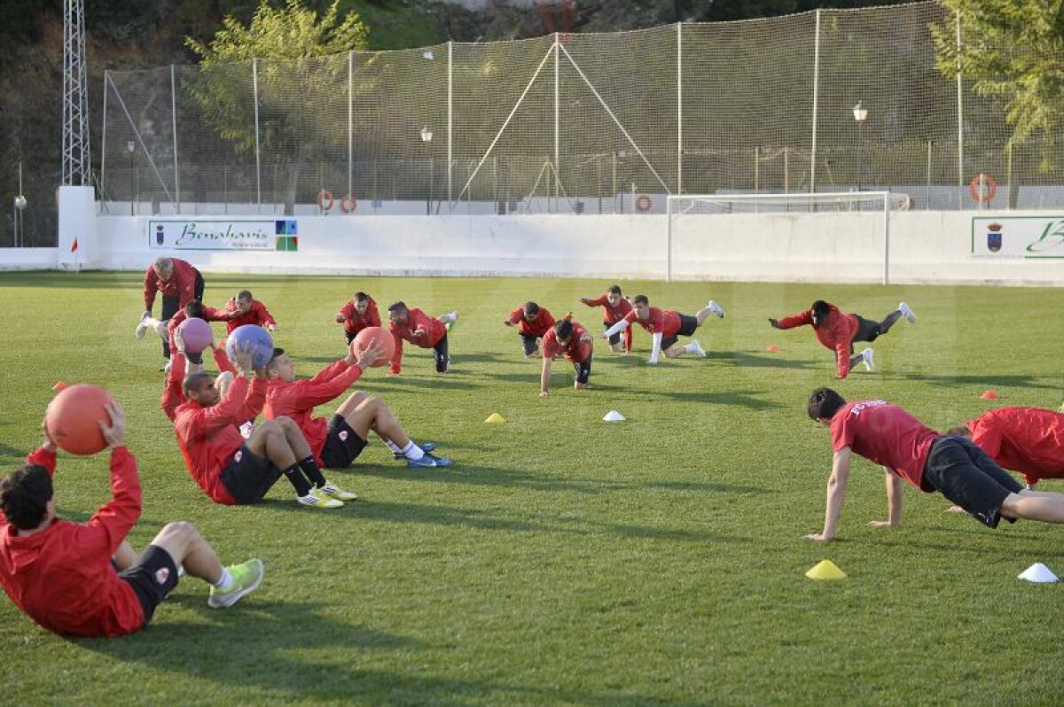 FOTO Dinamoviştii au efectuat azi primul antrenament la Marbella » Mîine, amical cu polonezii de la Korona Kielce