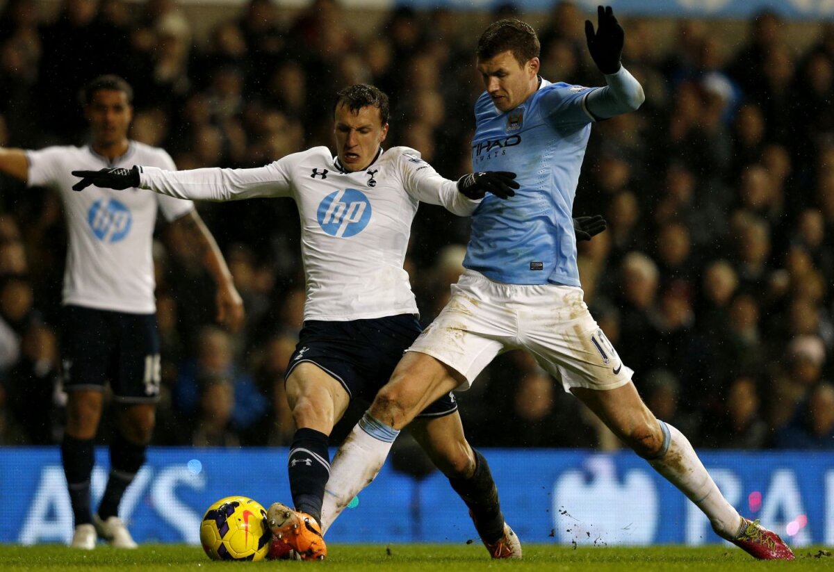 VIDEO Marea mahmureală » Vlad Chiricheş nu şi-a revenit după beţia de la Bucureşti şi a comis 3 greşeli mari cu City