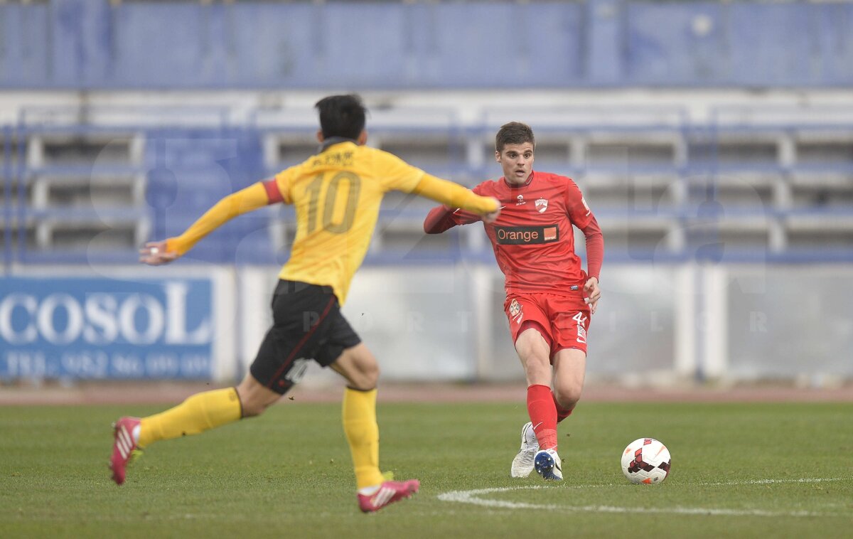 FOTO + VIDEO Dinamo - Guangzhou Evergrande 2-0 » "Cîinii" au învins lejer echipa lui Marcelo Lippi